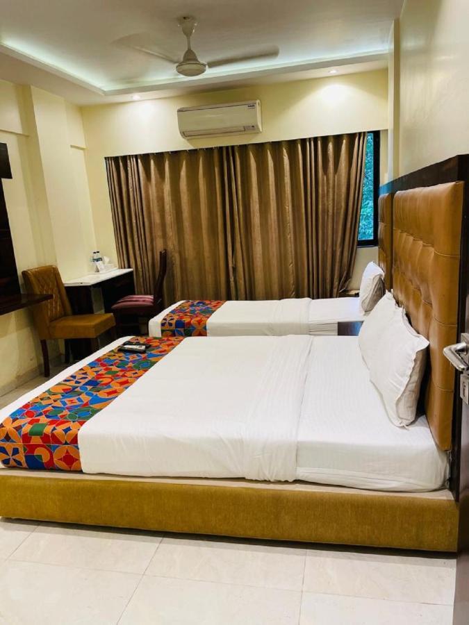 Hotel Embassy Park - BKC Mumbai Bagian luar foto