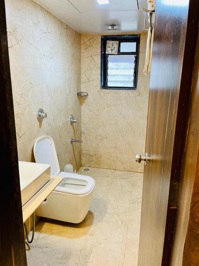 Hotel Embassy Park - BKC Mumbai Bagian luar foto