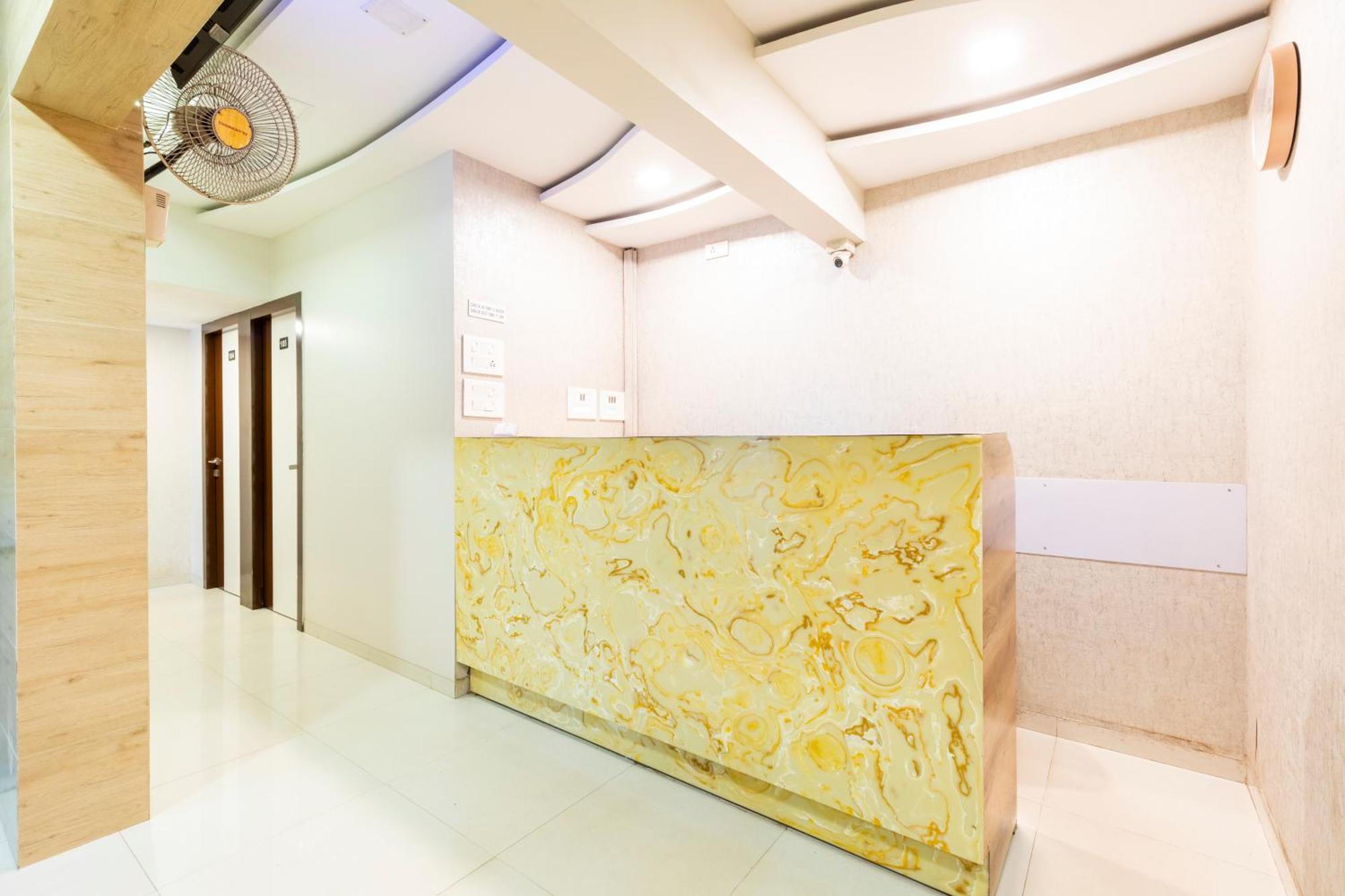 Hotel Embassy Park - BKC Mumbai Bagian luar foto